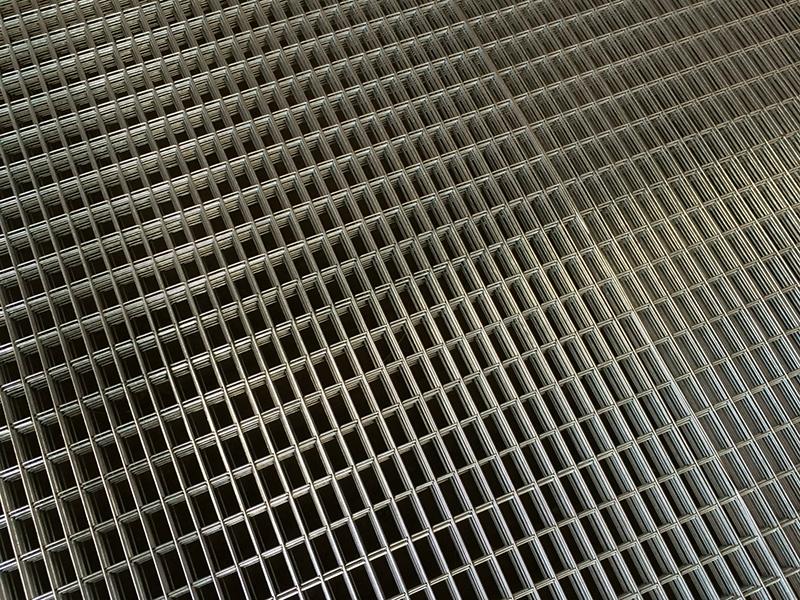 鋼筋網片全部交叉點均焊接在一起的網片