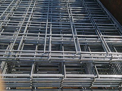 鋼絲網片主打細致、小巧、同時靈活度高與鋼筋網片不同