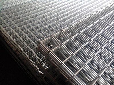 鋼筋網(wǎng)片需要從實(shí)際安裝角度、發(fā)揮鋼筋網(wǎng)片#大的優(yōu)勢